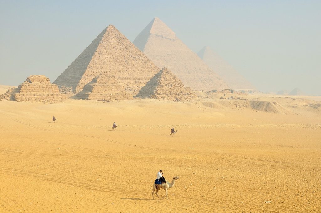 piramides en el cairo